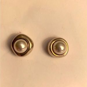 UNO de 50 silver pearl studs
